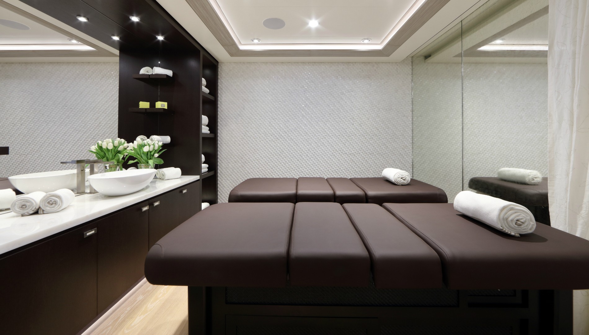 ulysses-massage-room