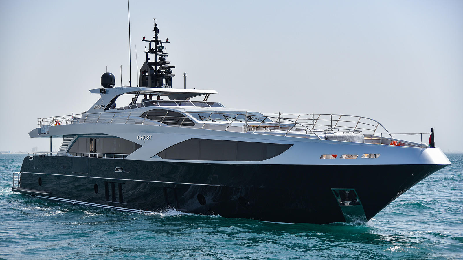 super-yacht-hire-sydney-on-ghost-ii-starboard